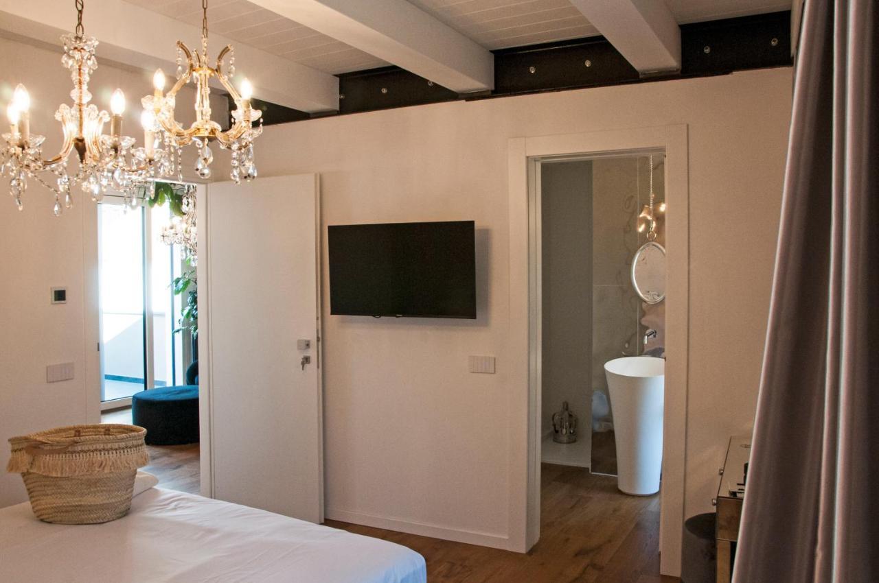 Ca' Squero911 Luxury Rooms チェゼナーティコ エクステリア 写真